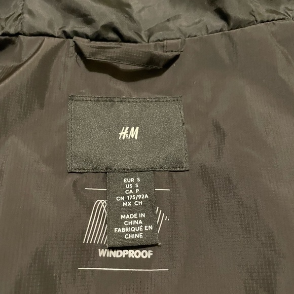 H&M Black Windproof Jacket Perfect For Fall And Winter - Picture 3 of 6